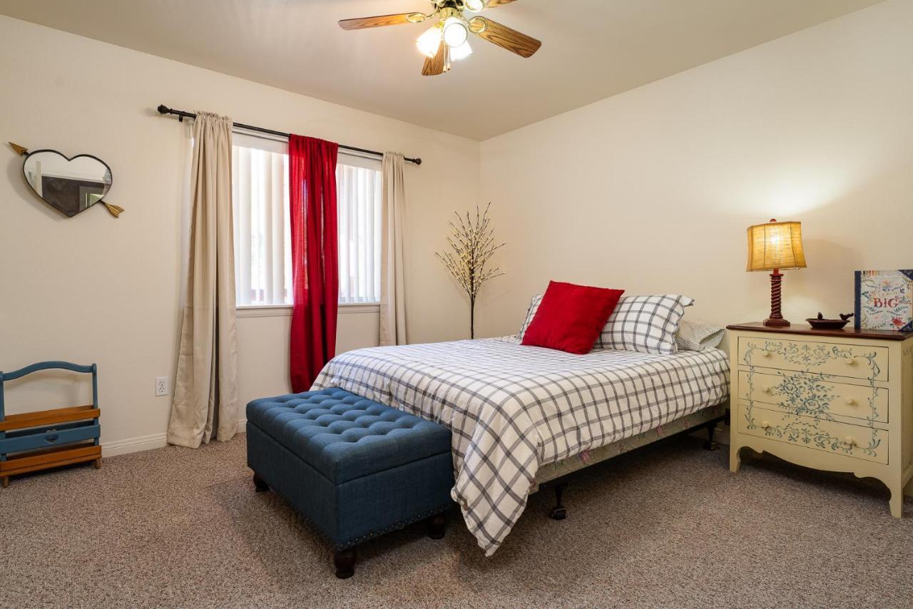 Lazy Squirrel - Cozy Family House With Full Game Room Kernville Extérieur photo